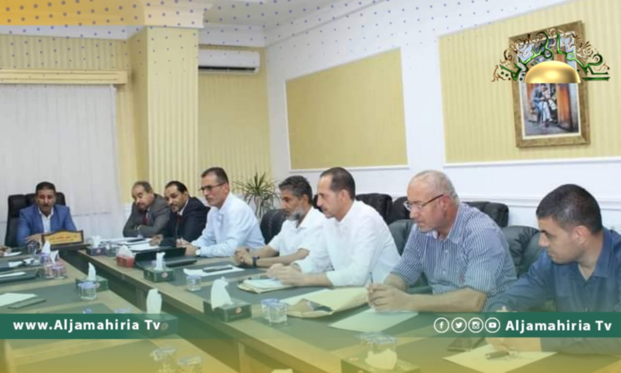 وزارة الداخلية بحكومة الوحدة تبحث أزمة الوقود ومنع عمليات التهريب 