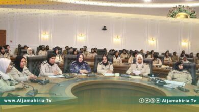 وزير الداخلية يؤكد أهمية دور العنصر النسائي ويثمن جهودهن في تنفيد الواجبات الأمنية