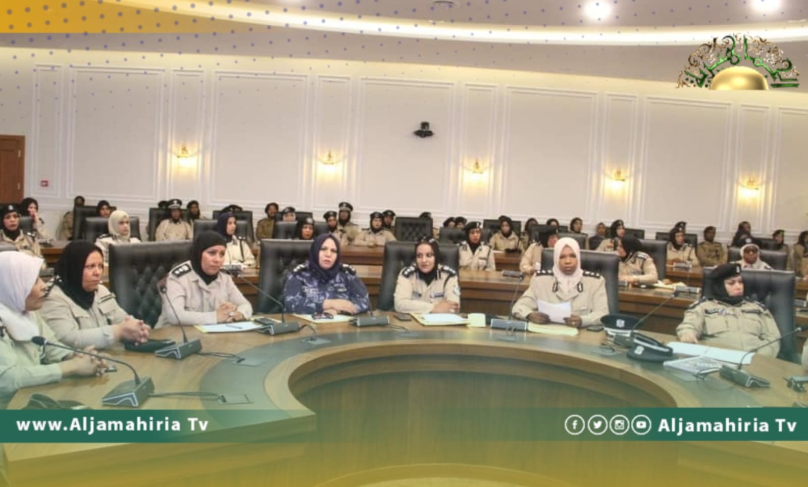 وزير الداخلية يؤكد أهمية دور العنصر النسائي ويثمن جهودهن في تنفيد الواجبات الأمنية