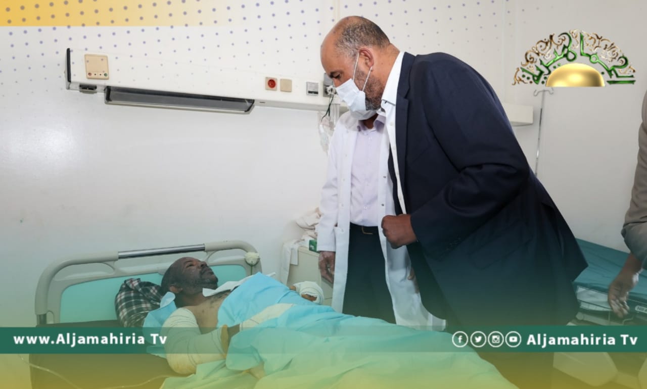 الرئاسي يؤكد متابعته ملف المصابين جراء انفجار صهريج الوقود ببلدية بنت بية