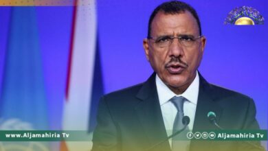 رئيس النيجر: الإرهاب في منطقة الساحل يستمد موارده المالية من تهريب المخدرات عبر ليبيا