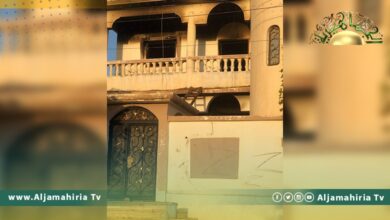 تواصل الحصار المفروض على أبو هادي وحرق منزل عائلة الزوبي