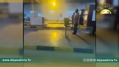 أنباء عن مغادرة عناصر الجوازات في معبر راس جدير مواقع عملهم