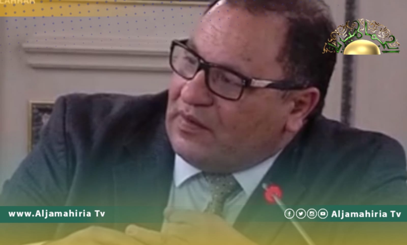 القيب يرد على اتهامات المحاسبة له بشأن الهواتف الممنوحة لموظفين