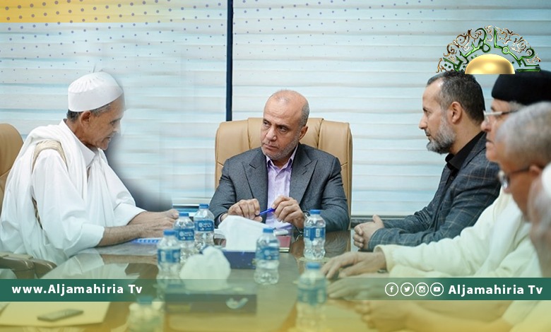اللافي يناقش المشاكل التي تعيق تقديم الخدمات للمواطنين ببلديتي العجيلات المدينة والجديدة