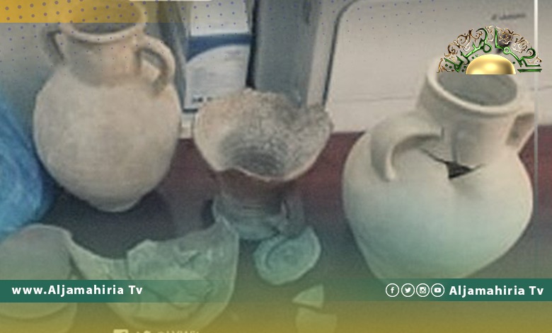 جهاز الشرطة السياحية وحماية الآثار يتسلم خمسة قطع أثرية لمراقبة طرابلس