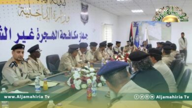 وزير الداخلية يتفقد جهاز مكافحة الهجرة غير الشرعية ويؤكد ضرورة احترام حقوق الإنسان