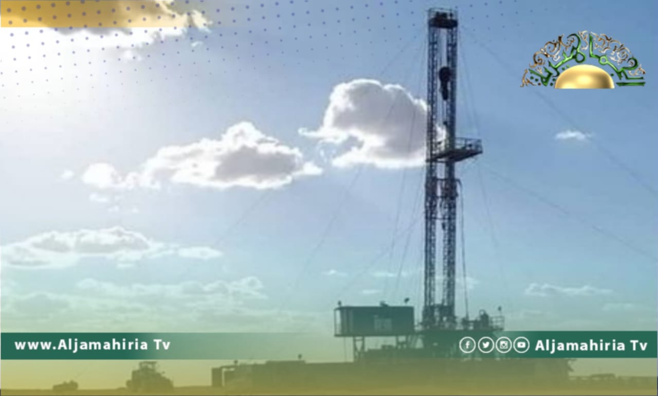 مؤسسة النفط: الفرق الفنية نجحت في إعادة بئرين إلى الإنتاج بحقلي الحمادة واللهيب