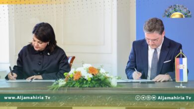 نجلاء المنقوش توقع مع نظيرها الصربي مذكرة تعاون لإعداد الكوادر الدبلوماسية