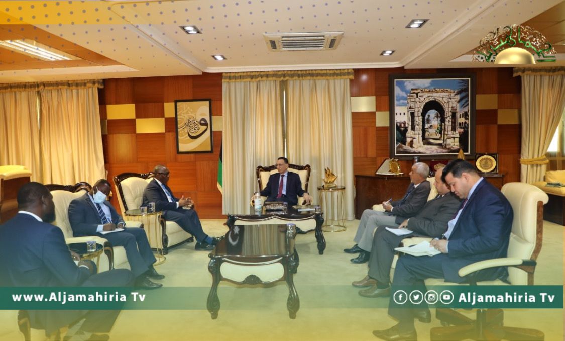 الحويج يبحث مع السفير الغاني الملفات ذات الاهتمام المشترك وسُبل تعزيز التعاون الاقتصادي