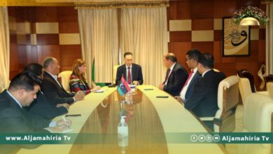 وزير الاقتصاد والتجارة يناقش قرار مساهمة الأجانب في الشركات الليبية