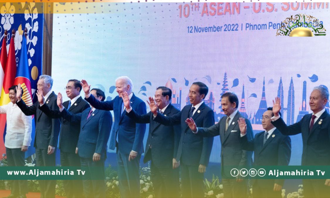 "زلة لسان جديدة" الرئيس الأمريكي يذكر كولومبيا بدلا من كمبوديا في قمة الآسيان