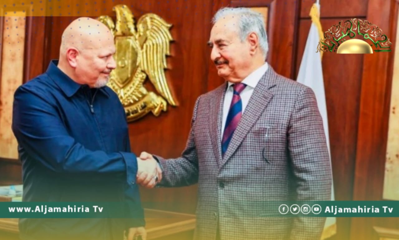 منظمات حقوقية تطالب الجنائية الدولية بالتحقيق مع كريم خان عقب لقاء حفتر