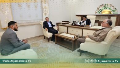 المنفي يلتقي أعضاء النواب عن دائرة طبرق وافتقاد الخدمات على الطاولة