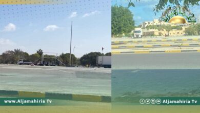 تفكيك المنصة المقامة لاستقبال خليفة حفتر بعد العزوف عن الحضور