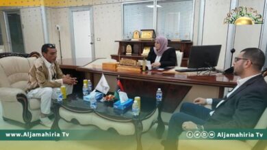 الكيلاني تتابع عملية تسليم بطاقات "إيفاء" بفرع الشؤون الاجتماعية في بني وليد