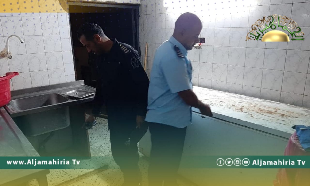 الرقابة: اتخاذ الإجراءات القانونية تجاه مطاعم بتاجوراء لعدم الالتزام بالمواصفات الصحية