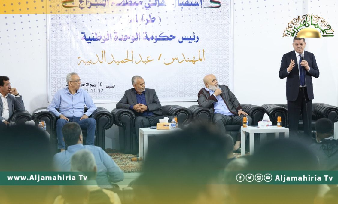 الدبيبة يلتقي أهالي منطقة السراج للوقوف على احتياجاتها وأهم مشاكلها