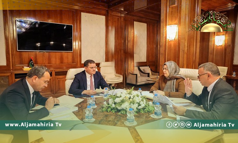 الدبيبة يناقش مع وزيرة العدل خطة عمل مصلحة التسجيل العقاري