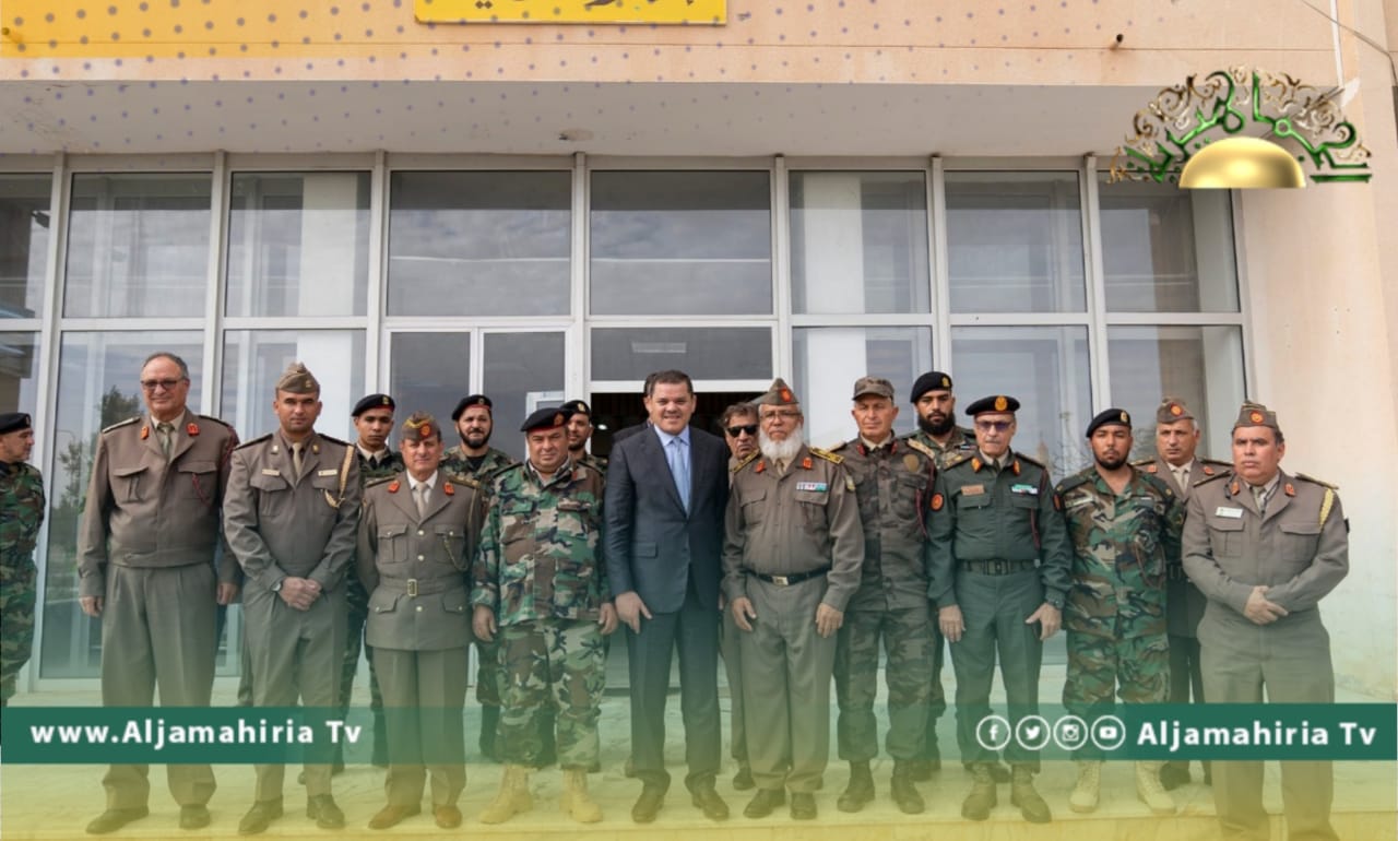 الدبيبة: الحكومة تتطلع لاعتماد منح دراسية للطلبة المتفوقين بالكليات العسكرية