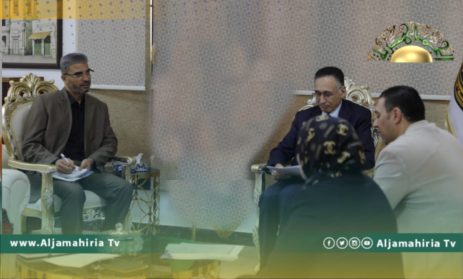 الحويج يناقش المشاكل والعراقيل التي تواجه الشركات والمصانع في عملية التصدير