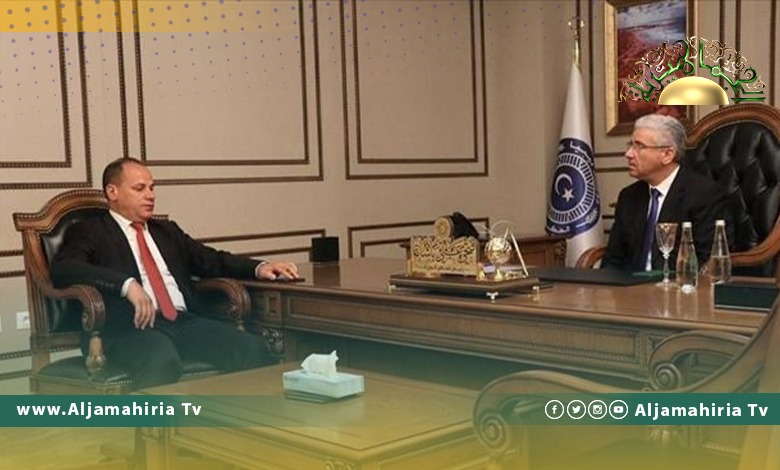 باشاغا يناقش سبل دعم وزارة الدفاع وتوفير الإمكانيات اللازمة لتأمين الحدود