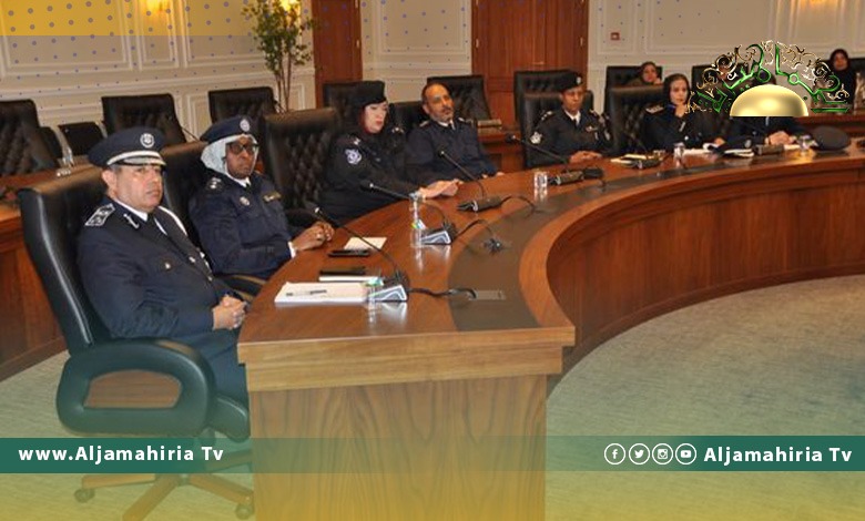 وزارة الداخلية تناقش دور مكاتب شؤون المرأة والطفل والأسرة ومركز إيواء النساء