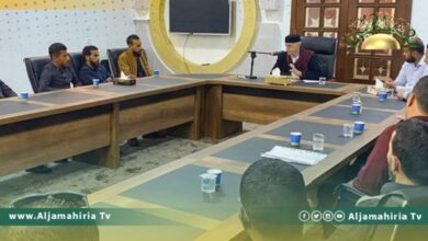 عقيلة صالح يناقش مطالب الشباب بالوصول بالبلاد إلى مرحلة الاستقرار