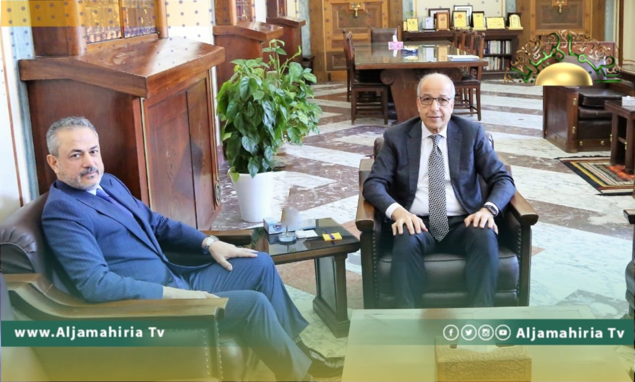 الكبير وبن قدارة يبحثان رفع معدلات الإنتاج وميزانية مؤسسة النفط