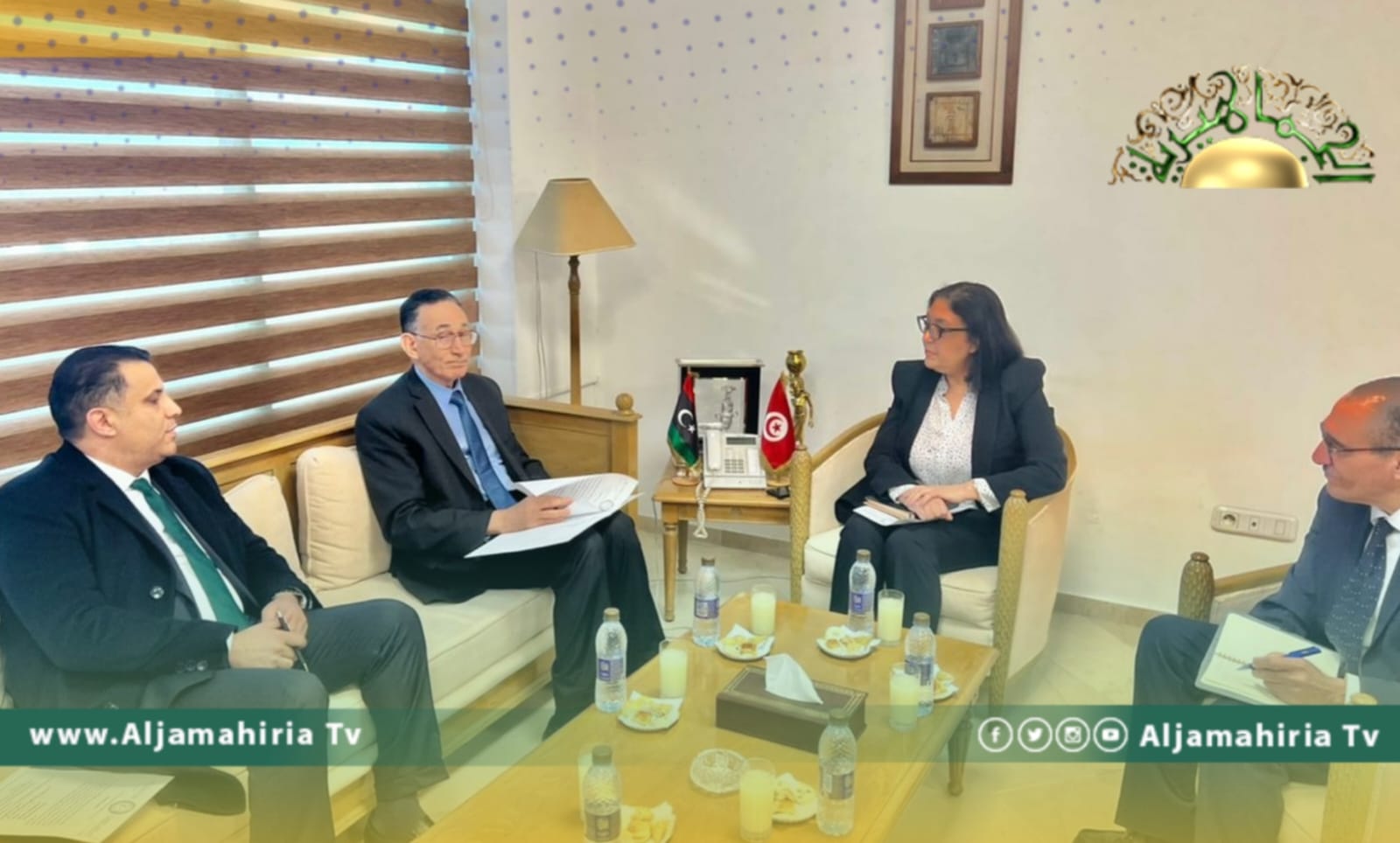 الحويج يبحث مع وزيرة التجارة التونسية آلية تنظيم حركة السلع بين البلدين