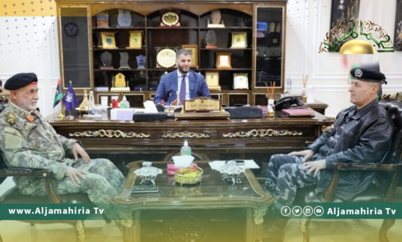 وزير داخلية الدبيبة يبحث مع رئيس لجنة 5+5 عن المنطقة الغربية تأمين الطريق الساحلي
