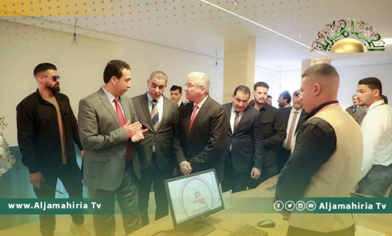 رئيس الحكومة المرتقبة يفتتح مقر اللجنة المركزية لانتخابات المجالس البلدية في بنغازي
