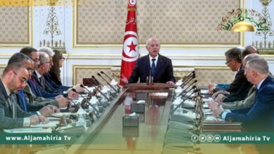 الرئيس التونسي يطالب بإجراءات عاجلة لوقف تدفق المهاجرين من إفريقيا