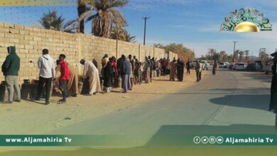 بالصور// أهالي الجنوب يصطفون في طوابير طويلة للحصول على أسطوانات الغاز