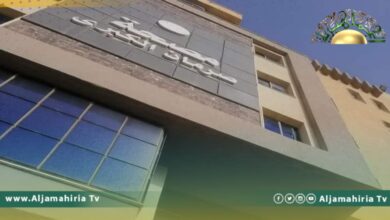 وسط فوضى.. سطو مسلح على إحدى محال الهاتف المحمول بصرمان وإصابة صاحبه بطلق ناري