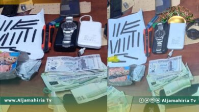 بنغازي: ضبط ثلاثة أشخاص سرقوا 10 آلاف دولار لشراء مخدرات في قاريونس