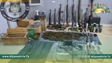 وسط فوضى.. داخلية الدبيبة تعلن القبض على شخص لدية ترسانة أسلحة بمنزله