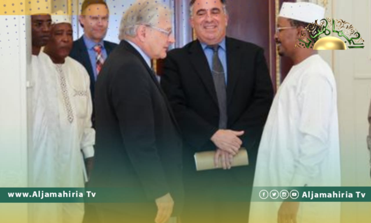 تشاد تكشف عن فحوى اللقاء بين ديبي ونولارند بخصوص الأوضاع في ليبيا