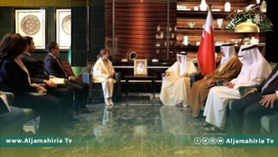 المنقوش تبحث مع نظيرها البحريني سبل تعزيز التعاون والحشد العربي لدعم الانتخابات