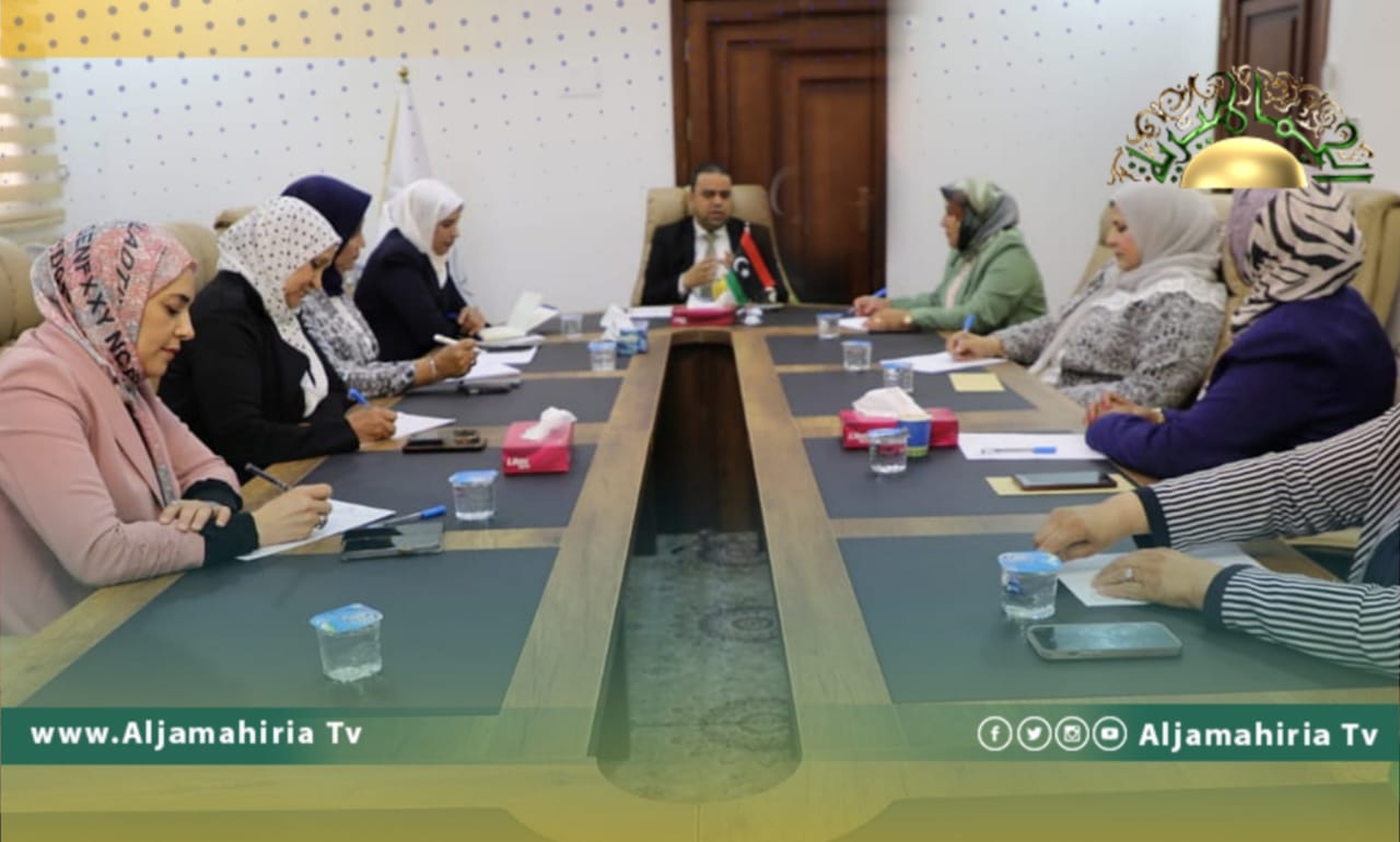 وزير العمل والتأهيل: نستهدف المرأة في عدد من الدورات التدريبية ضمن تكافؤ الفرص