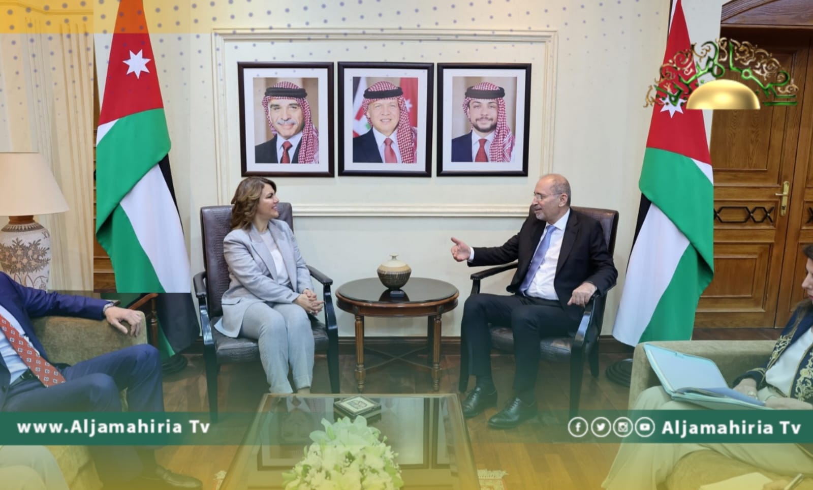 المنقوش مع وزير الخارجية الأردني