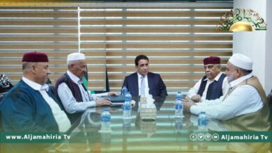 المنفي مع أعيان المنطقة الشرقية