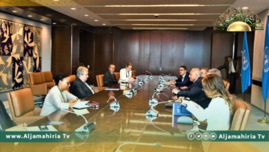 غوتيريش يتبادل مع وزير الخارجية الجزائري وجهات النظر حول تطورات الأزمات في ليبيا