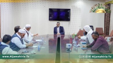 وزير الحكم المحلي مع أعيان نالوت