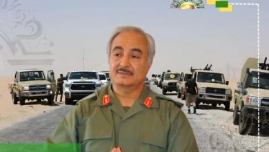 "أفريكا إنتلجنس": حفتر يفقد السيطرة جنوبًا وسط ارتباك التحالفات وتنامي نفوذ الجماعات التشادية