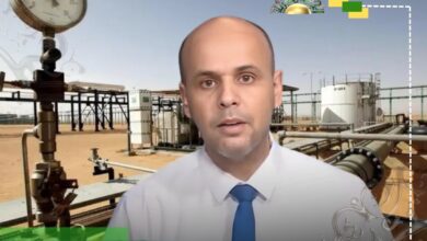 خبير اقتصادي يحدد سبب انهيار إيرادات النفط وتبخر مليارات الدولارات بالبلاد