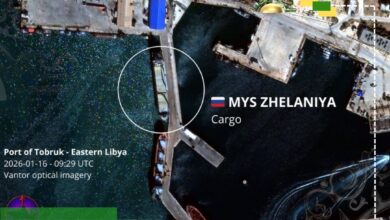 سفينة روسية تحمل عتادا عسكريا ترسو في طبرق وسط مؤشرات على إعادة تموضع موسكو في ليبيا