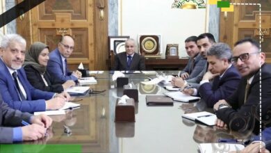 محافظ المركزي يبحث إلغاء ضريبة السلع وخطة استئناف بيع النقد الأجنبي