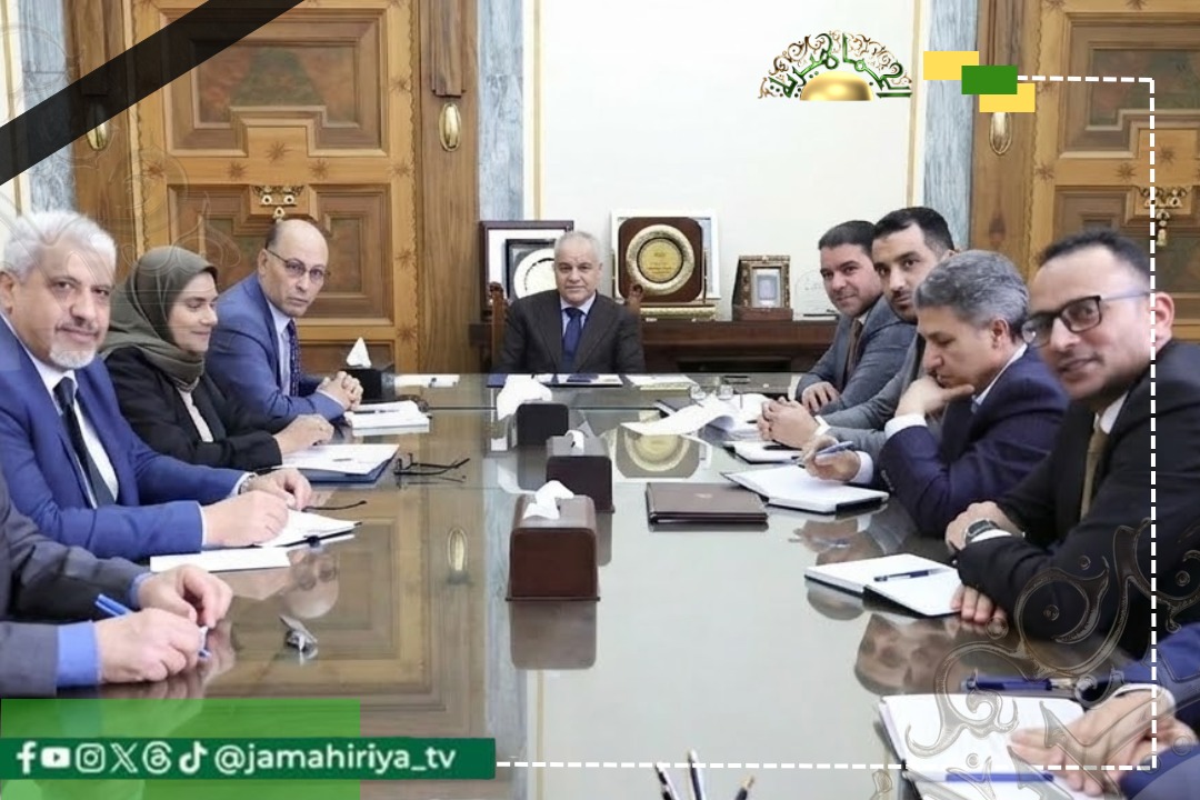 محافظ المركزي يبحث إلغاء ضريبة السلع وخطة استئناف بيع النقد الأجنبي