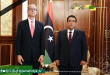 المنفي يبحث مع السفير البريطاني تطورات الأوضاع ويؤكد ضرورة الأساس الدستوري للانتخابات